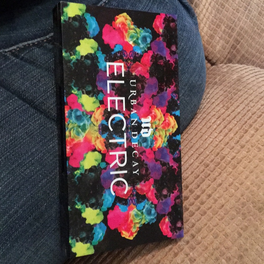 Discontinued Urban Decay Electric Palette